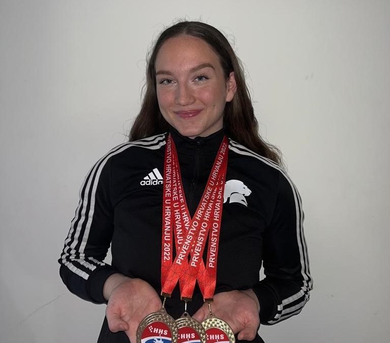 Čestitke EFFECTUS-ovoj trostrukoj prvakinji u hrvanju!